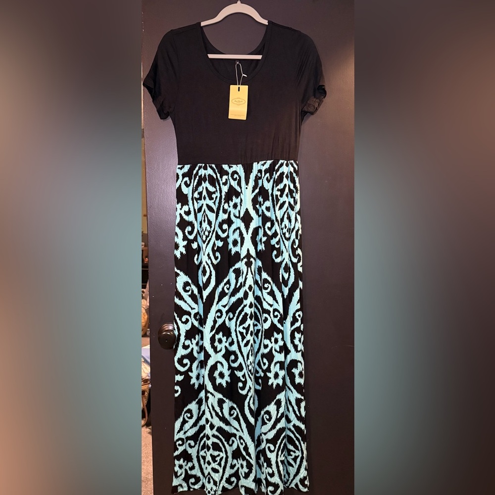 Elegant Black and Blue Patterned Dress